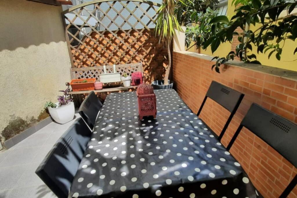 Charming Sunny Terrace / One Bedroom Appartement Lissabon