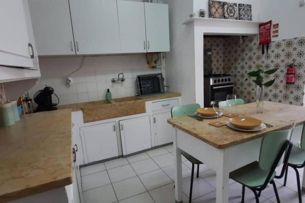 Appartement Charming Sunny Terrace / One Bedroom Lissabon