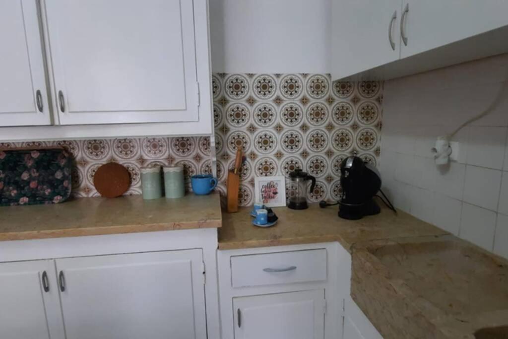 Charming Sunny Terrace / One Bedroom Appartement Lissabon